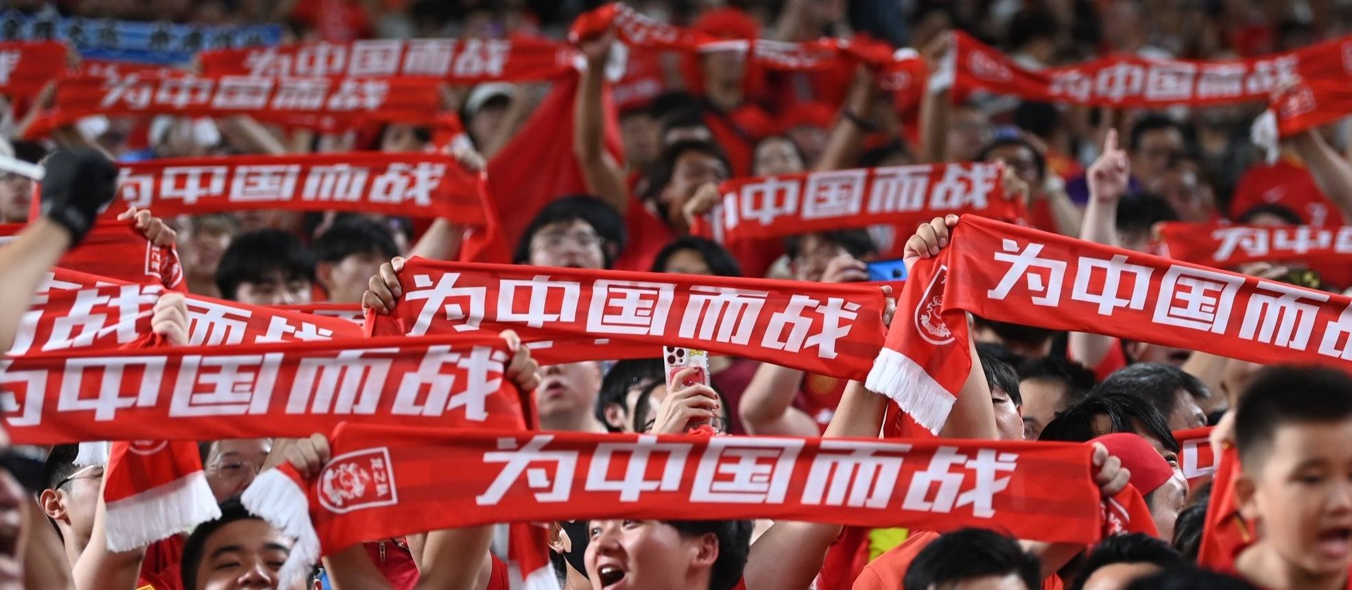 绿茵场上较量激烈，谁能做到最好